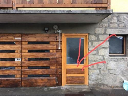 Chambre Independante Avec Salle De Bain Independante Au Rdc D Un Chalet A 25 Kms Chamonix แซ็งต์-แฌร์เวส์-เลส์-แบ็งส์ ภายนอก รูปภาพ